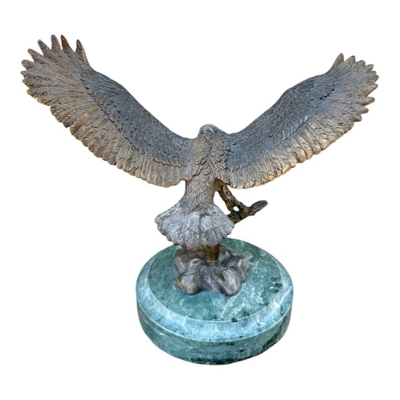 Phil Hauser Approaching Eagle bronze Sculpture on marble Base - Picture 5 of 14